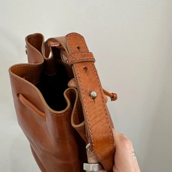SEZANE FARROW Bucket Leather bag - Picture 10 of 11